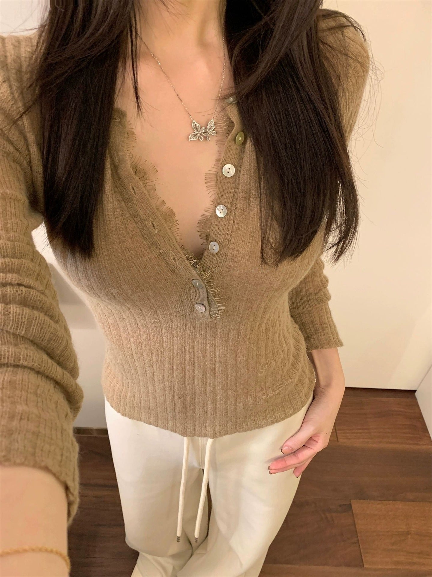knit top with eyelash lace trim buttoned long sleeve T-shirt